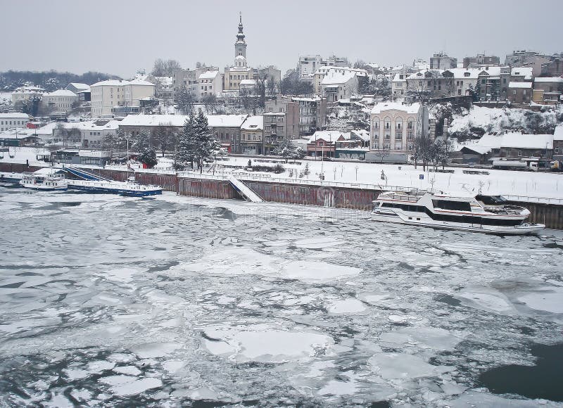 Djupfryst flod royaltyfri fotografi