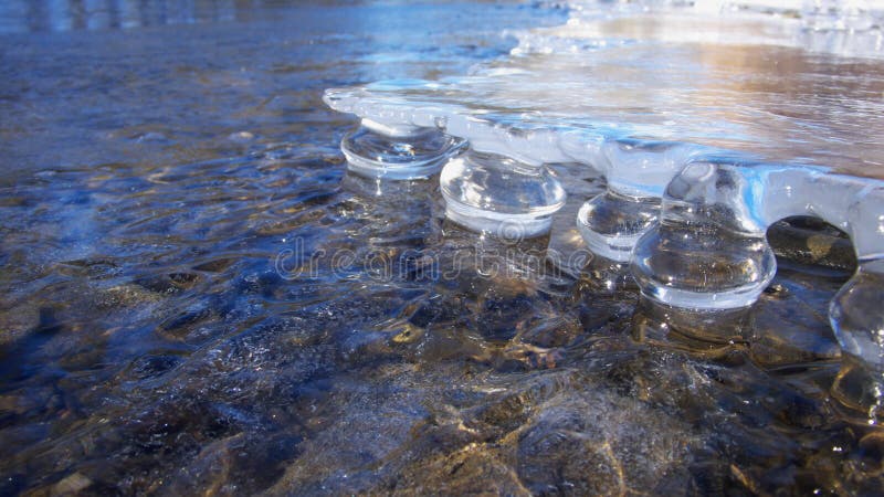 Djupfryst flod royaltyfri fotografi