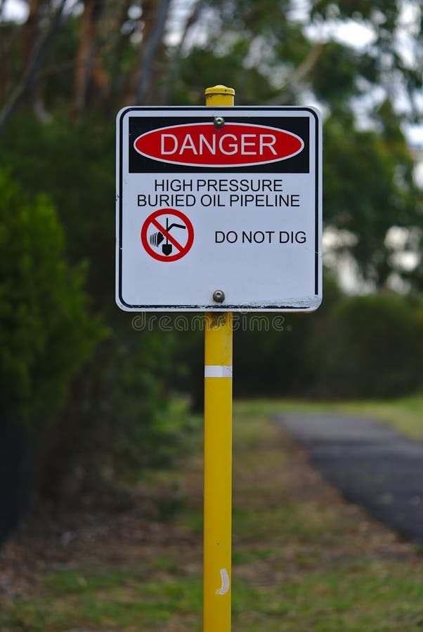 Do not dig high pressure pipeline sign royalty free stock photography Do not dig high pressure pipeline sign royalty free stock photography