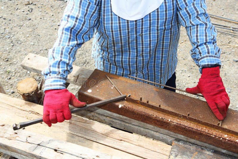 Acero De Doblez Del Rebar En El Emplazamiento De La Obra Para El