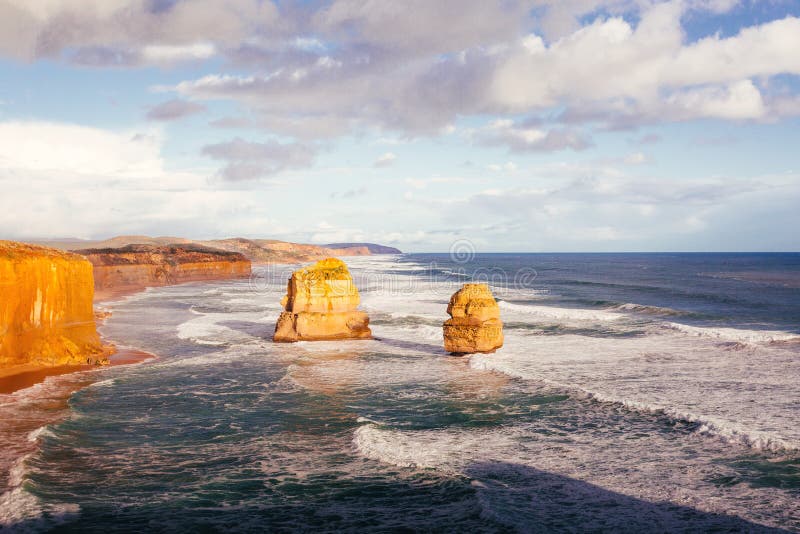 Doce apóstoles, Parque Nacional Great Ocean Road, Victoria (Australia) foto de archivo libre de regalías Doce apóstoles, Parque Nacional Great Ocean Road, Victoria (Australia) foto de archivo libre de regalías
