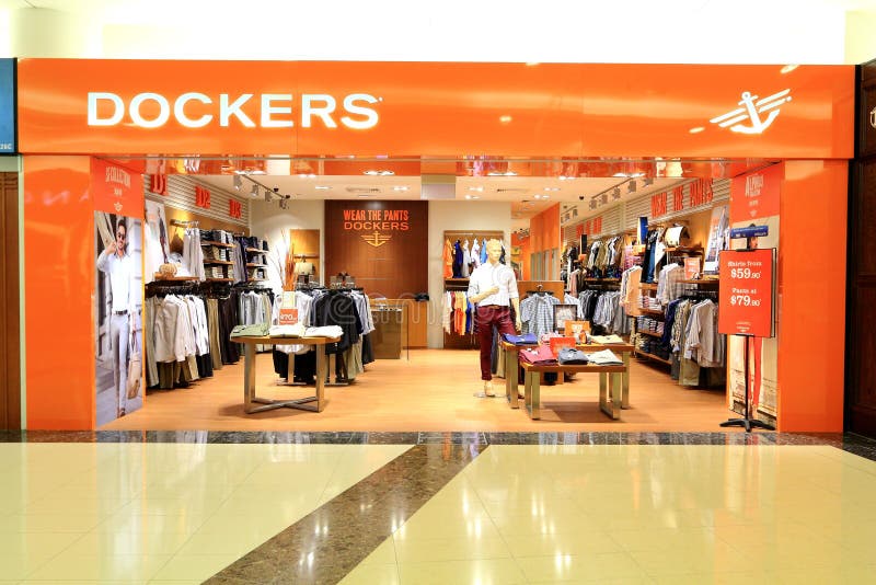 Systematisch Teken piek Dockers store editorial stock photo. Image of brand, display - 34660193