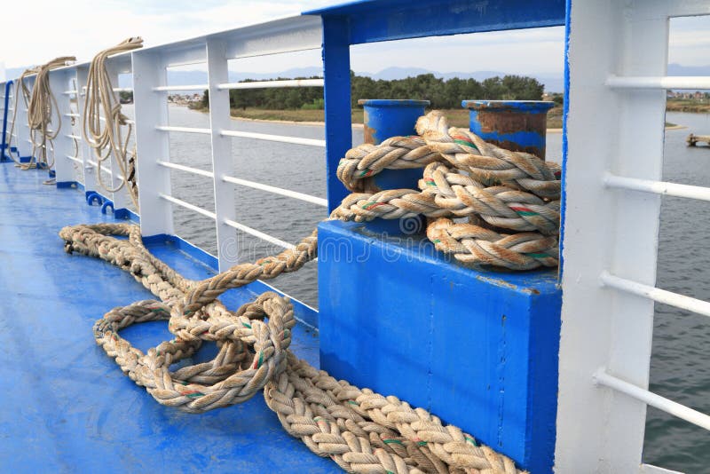 Docking rope stock image. Image of metal, harbor, direction 32209173