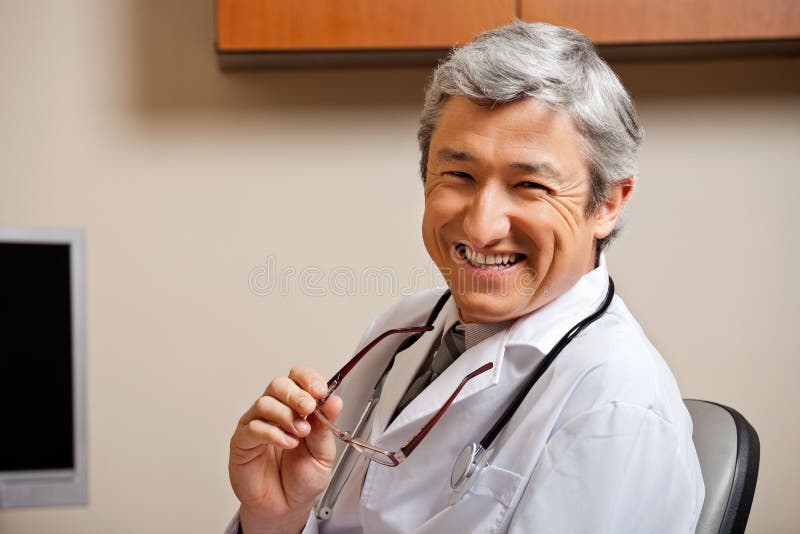 Docteur masculin heureux photos stock Docteur masculin heureux photos stock