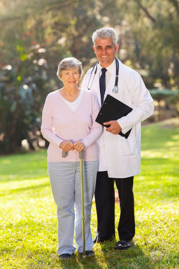 Docteur supérieur de femme image stock Docteur supérieur de femme image stock