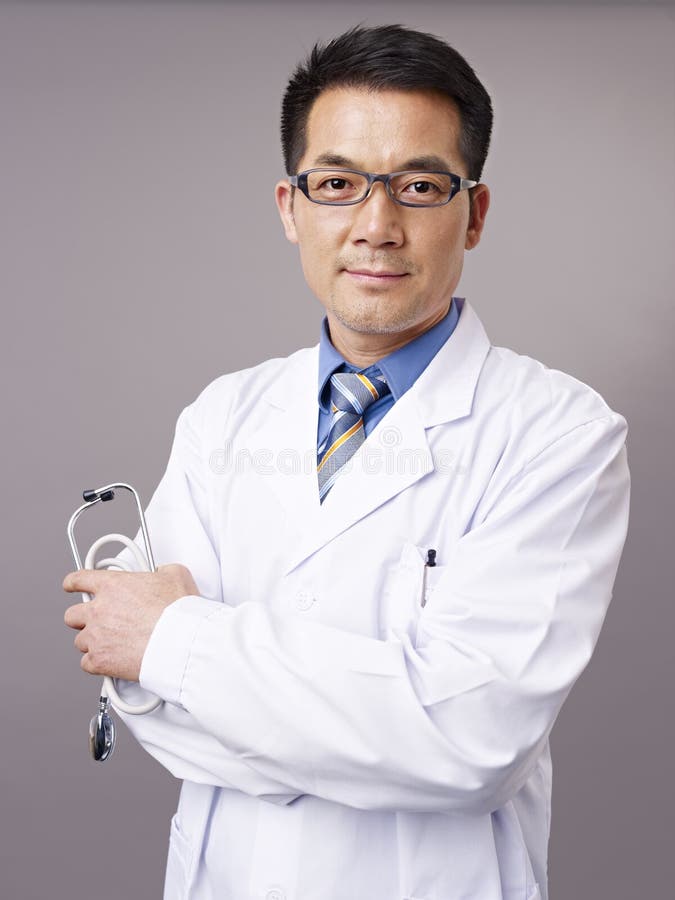 Doctor asiático