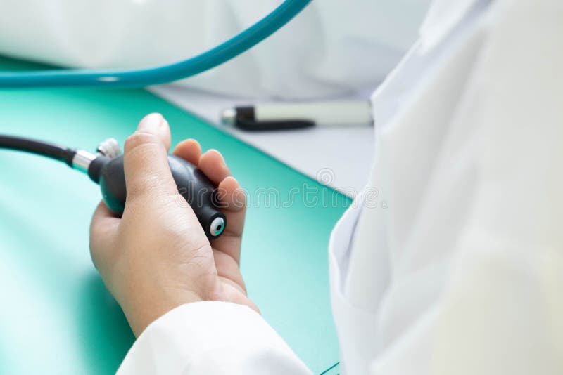 Doctor are examining health conditions for patients. In the hospital with a Sphygmomanometer royalty free stock photos Doctor are examining health conditions for patients. In the hospital with a Sphygmomanometer royalty free stock photos