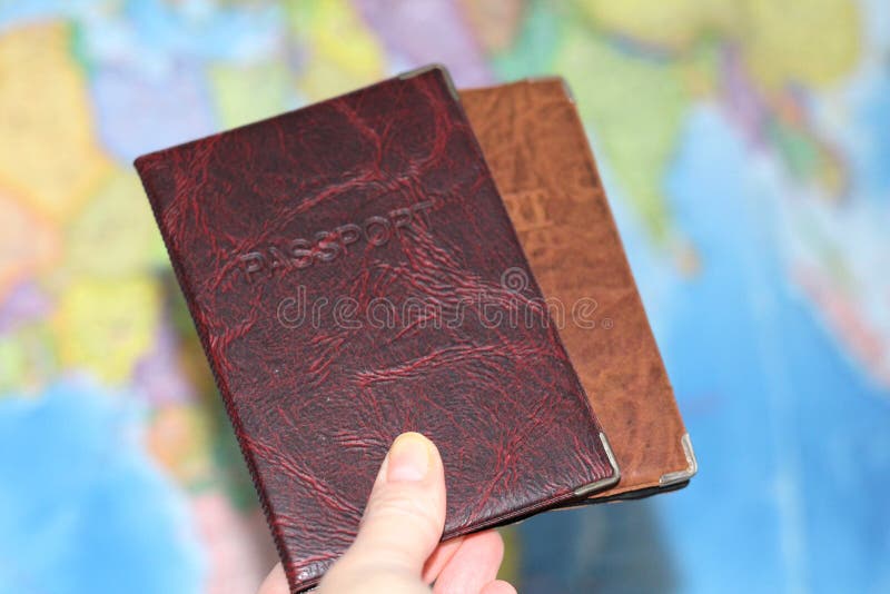 Documento di identità sui precedenti di una mappa geografica fotografia stock libera da diritti Documento di identità sui precedenti di una mappa geografica fotografia stock libera da diritti