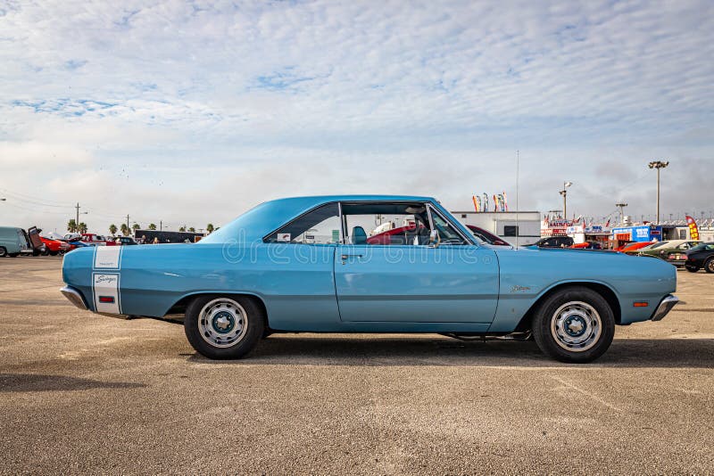 67 dart swinger pics