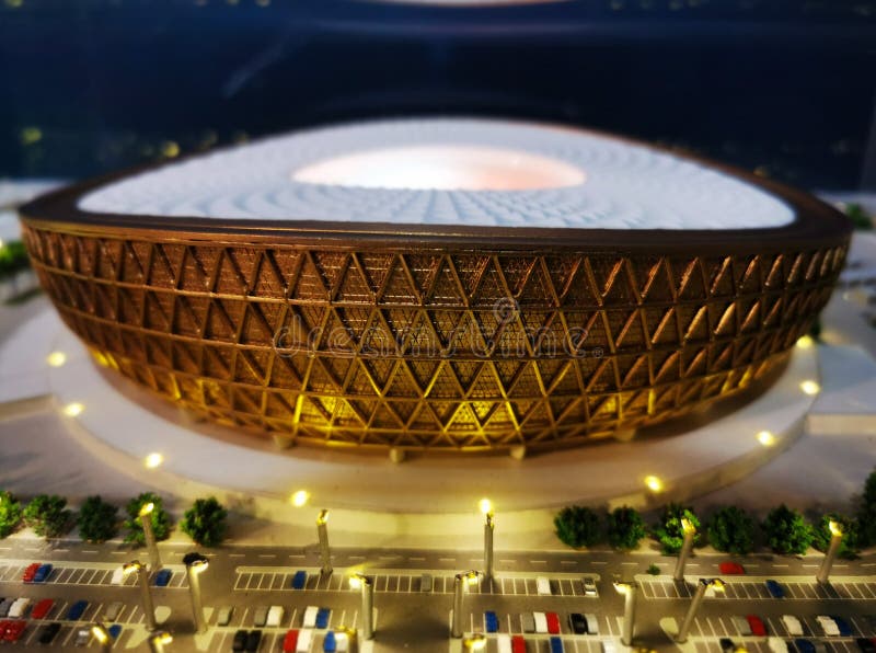 Doha, Katar - 02 grudnia 2019 r. : model stadionu kwatar 2022 world cup al thumama obraz stock
