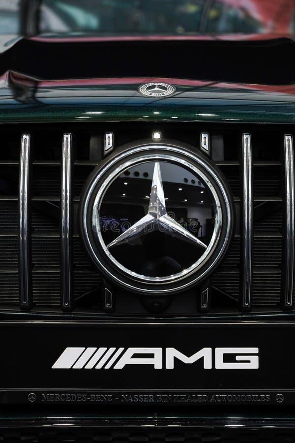 https://thumbs.dreamstime.com/b/doha-qatar-february-mercedes-benz-sign-close-up-logo-amg-showroom-subsidiary-ag-276567449.jpg