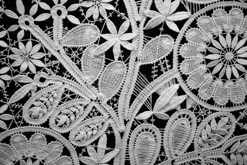 doily конца черноты предпосылки шнурует вверх стоковое фото doily конца черноты предпосылки шнурует вверх стоковое фото