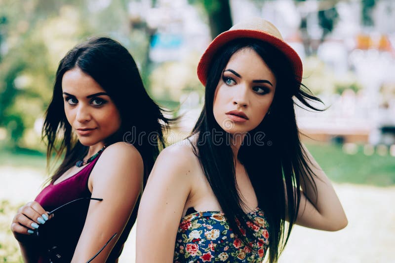 Dois bonitos novos fotos de stock