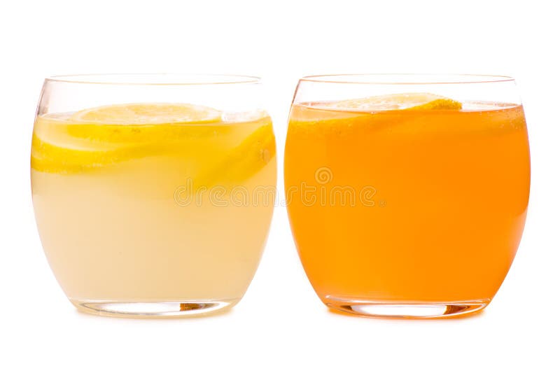 Dois vidros do limão da laranja da limonada fotos de stock