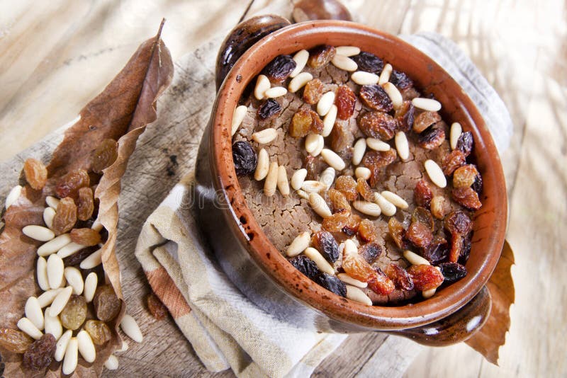 Torta fatta con farina di castagne immagini stock