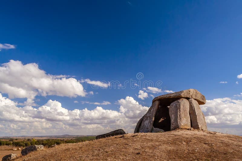 Dolmen in Crato, il secondo più grande di Tapadao nel Portogallo fotografie stock Dolmen in Crato, il secondo più grande di Tapadao nel Portogallo fotografie stock