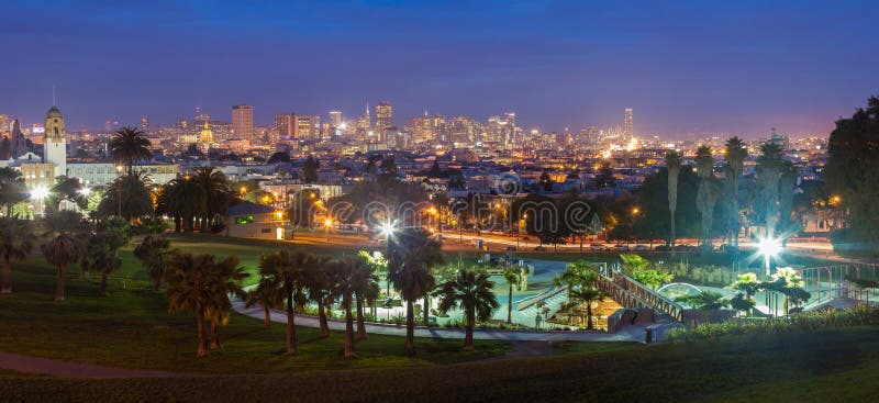 Dolores Park på natten arkivbilder Dolores Park på natten arkivbilder