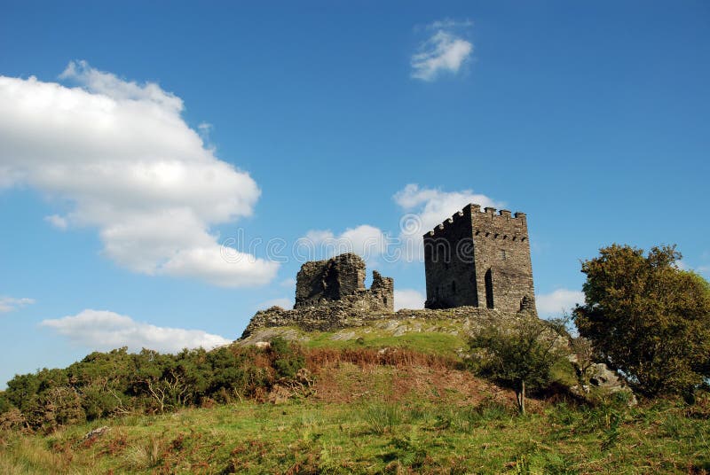 Dolwyddelan Castle 01