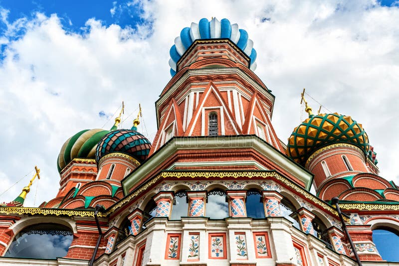 Domande della cattedrale di San Basil a Pokrovsky in Piazza Rossa a Mosca, Russia immagini stock libere da diritti Domande della cattedrale di San Basil a Pokrovsky in Piazza Rossa a Mosca, Russia immagini stock libere da diritti