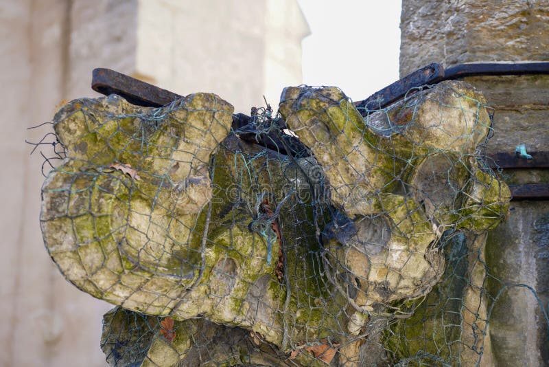 DombauhÃ¼tte is a stonemason specializing in the restoration of Regensburg Cathedral