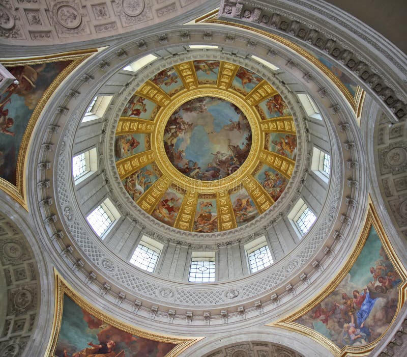 The Dome des Invalides in Les invalides complex in Paris, France. Pillar column garden stock images, royalty-free photos and pictures