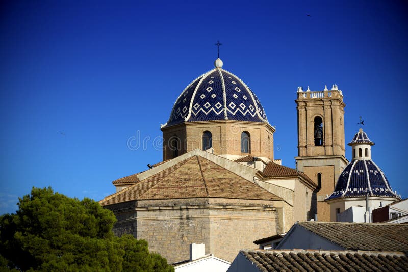 Domkyrka av den medelhavs- staden Altea, royaltyfri bild Domkyrka av den medelhavs- staden Altea, royaltyfri bild