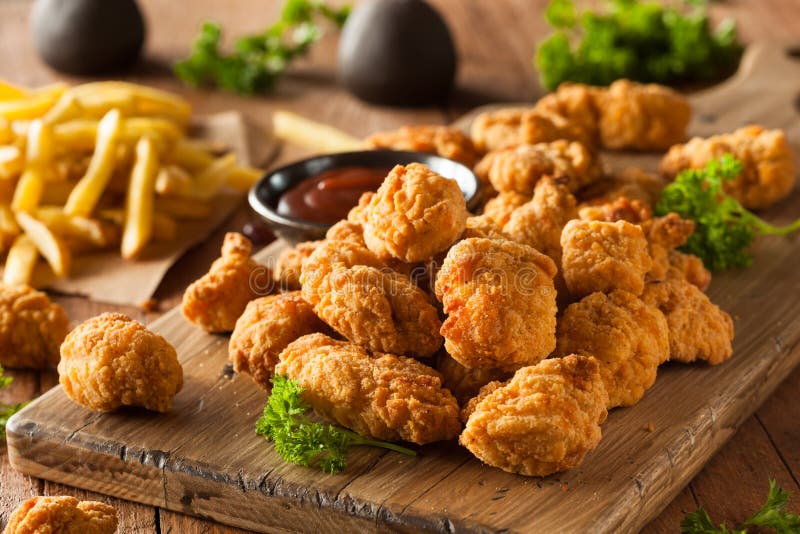 Domowej roboty Crispy popkornu kurczak zdjęcia stock Domowej roboty Crispy popkornu kurczak zdjęcia stock