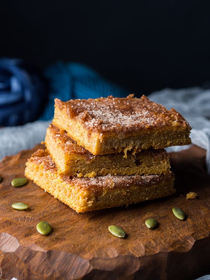 Domy robić zim banie spiced blondies obrazy royalty free Domy robić zim banie spiced blondies obrazy royalty free