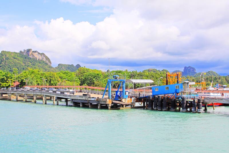 Don Sak Sakon Port, Surat Thani, Tailandia Fotograf??a editorial