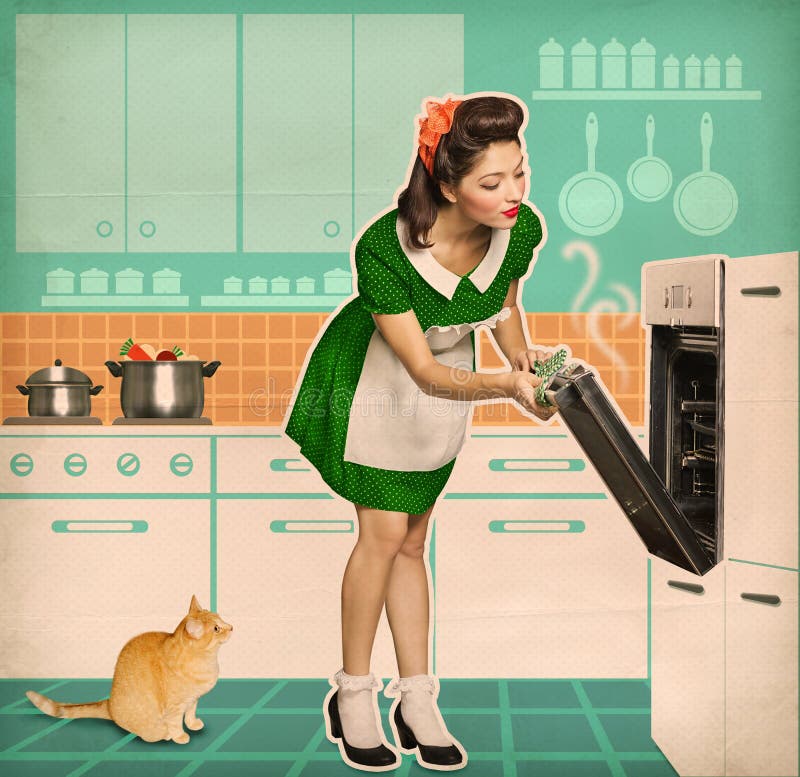Dona de casa nova que cozinha em um forno Interior retro da sala da cozinha