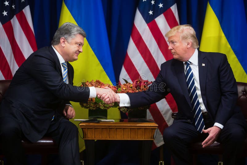Donald Trump och Petro Poroshenko på FN-toppmöte royaltyfri bild Donald Trump och Petro Poroshenko på FN-toppmöte royaltyfri bild