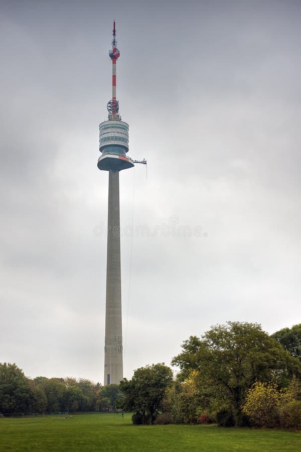 donauturm TV Βιέννη πύργων στοκ φωτογραφίες με δικαίωμα ελεύθερης χρήσης donauturm TV Βιέννη πύργων στοκ φωτογραφίες με δικαίωμα ελεύθερης χρήσης
