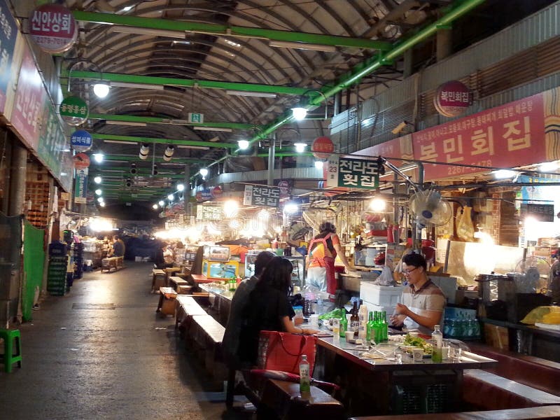 Dongdaemon Night  Street  Food  Seoul  KOrea Editorial Image 