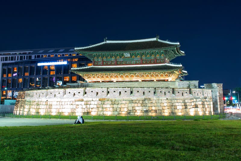 DongdaemunTor in Korea stockbild. Bild von palast, korea 64600187