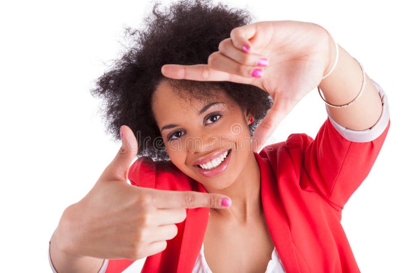 Donna africana che fa blocco per grafici con le sue mani immagine stock libera da diritti Donna africana che fa blocco per grafici con le sue mani immagine stock libera da diritti