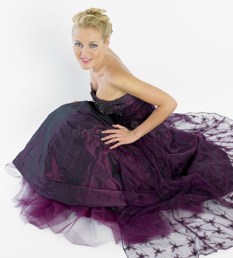 Donna che porta vestito convenzionale fotografia stock libera da diritti Donna che porta vestito convenzionale fotografia stock libera da diritti
