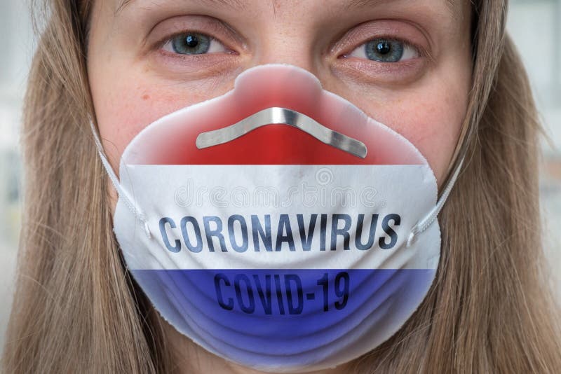 Donna con maschera respiratoria - Coronavirus COVID, MERS, SARS conce immagine stock Donna con maschera respiratoria - Coronavirus COVID, MERS, SARS conce immagine stock