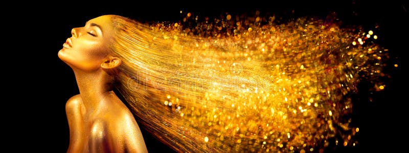 Donna del modello di moda nelle scintille luminose dorate Ragazza con il primo piano dorato del ritratto dei capelli e della pell fotografia stock Donna del modello di moda nelle scintille luminose dorate Ragazza con il primo piano dorato del ritratto dei capelli e della pell fotografia stock