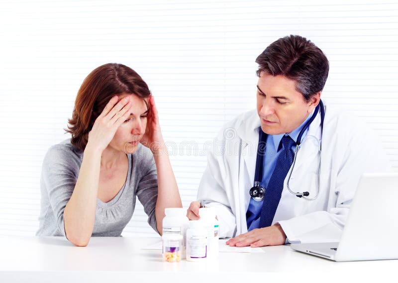 Donna del paziente e di medico. fotografie stock libere da diritti Donna del paziente e di medico. fotografie stock libere da diritti