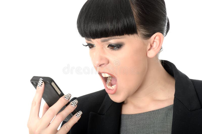 Donna infastidita frustrata arrabbiata che grida nel telefono cellulare fotografia stock Donna infastidita frustrata arrabbiata che grida nel telefono cellulare fotografia stock