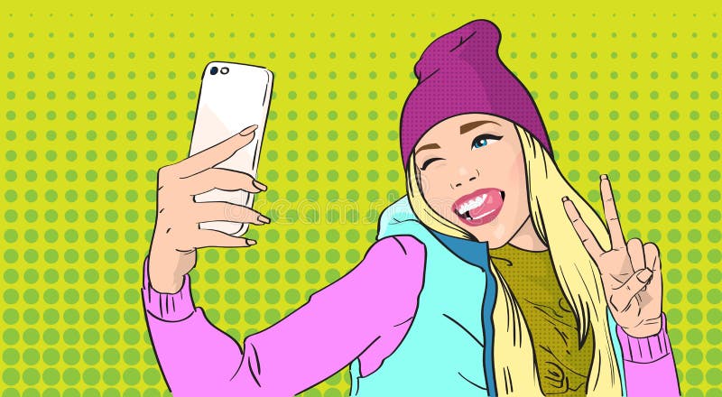 Donna in maglia del cappello che prende schiocco Art Retro Style di gesto di pace dello Smart Phone della foto di Selfie