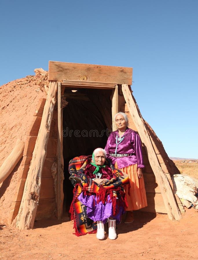 Donne tradizionali del navajo della madre della figlia