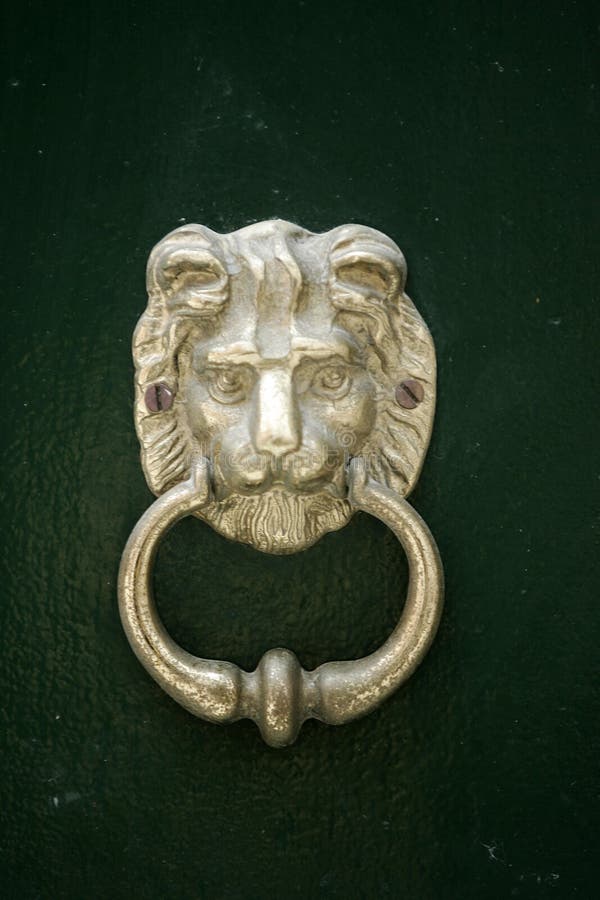 Door lion knacker