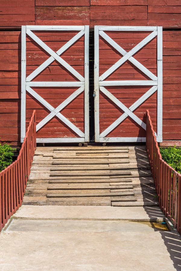Door of old farm barn stock photo. Image of door, farmhouse 97263966
