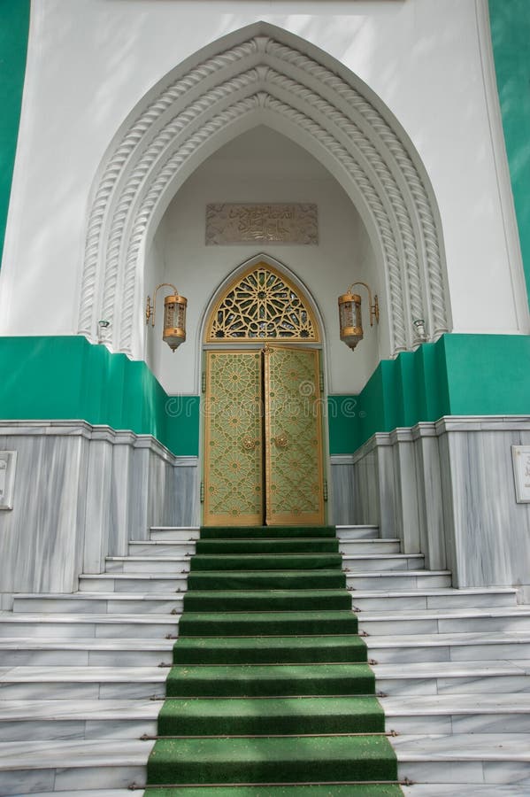 Doors in synagogue
