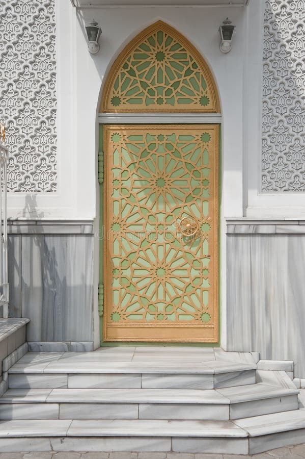 Doors in synagogue