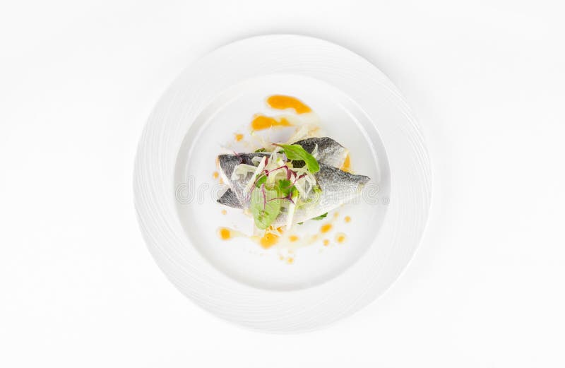 Doradovissen met grapefruit en groene salade stock afbeeldingen Doradovissen met grapefruit en groene salade stock afbeeldingen