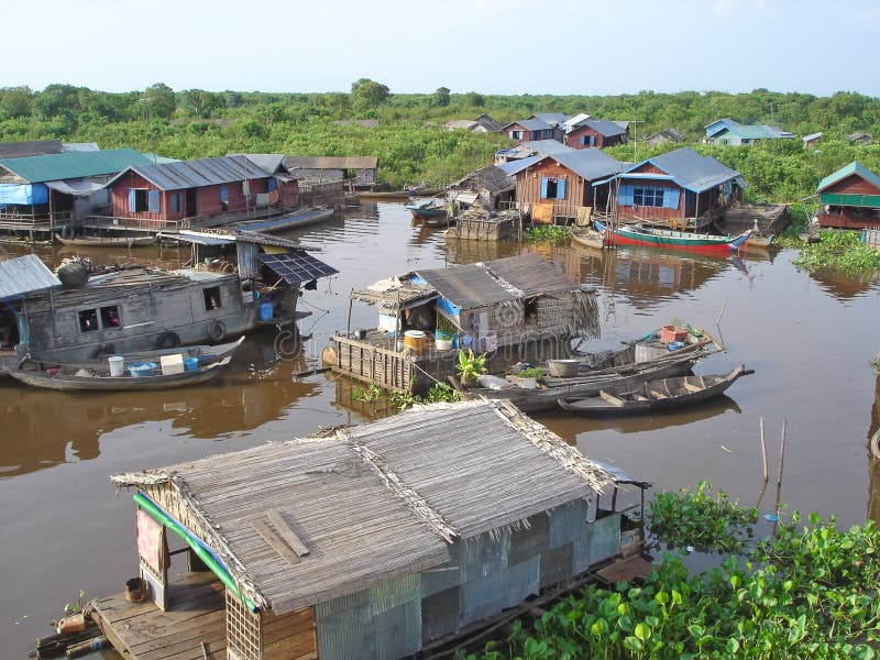 Village on a lac - Tonle Sap lake - Cambodgia. Village on a lac - Tonle Sap lake - Cambodgia.