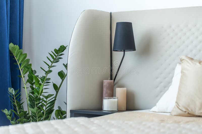 Dormitorio moderno con estilo foto de archivo libre de regalías Dormitorio moderno con estilo foto de archivo libre de regalías