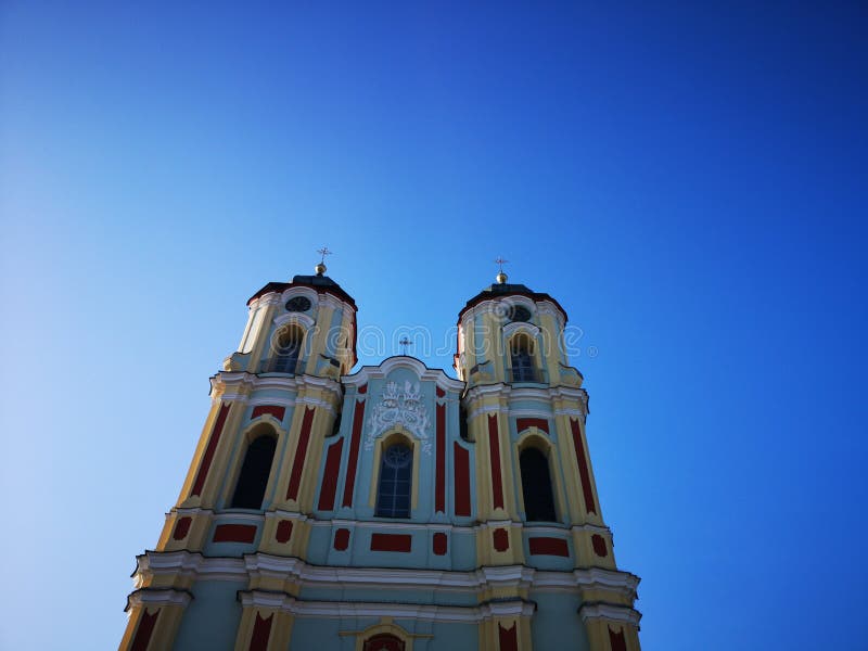 Dos Torres De Iglesia Católica En Fondo Del Cielo Imagen de archivo - Imagen de torre, torres: 139576171 Dos Torres De Iglesia Católica En Fondo Del Cielo Imagen de archivo - Imagen de torre, torres: 139576171